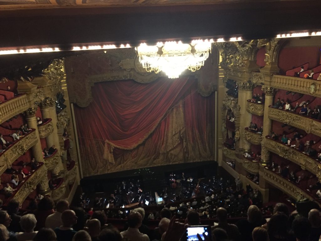 Opera lovers weekend in Paris